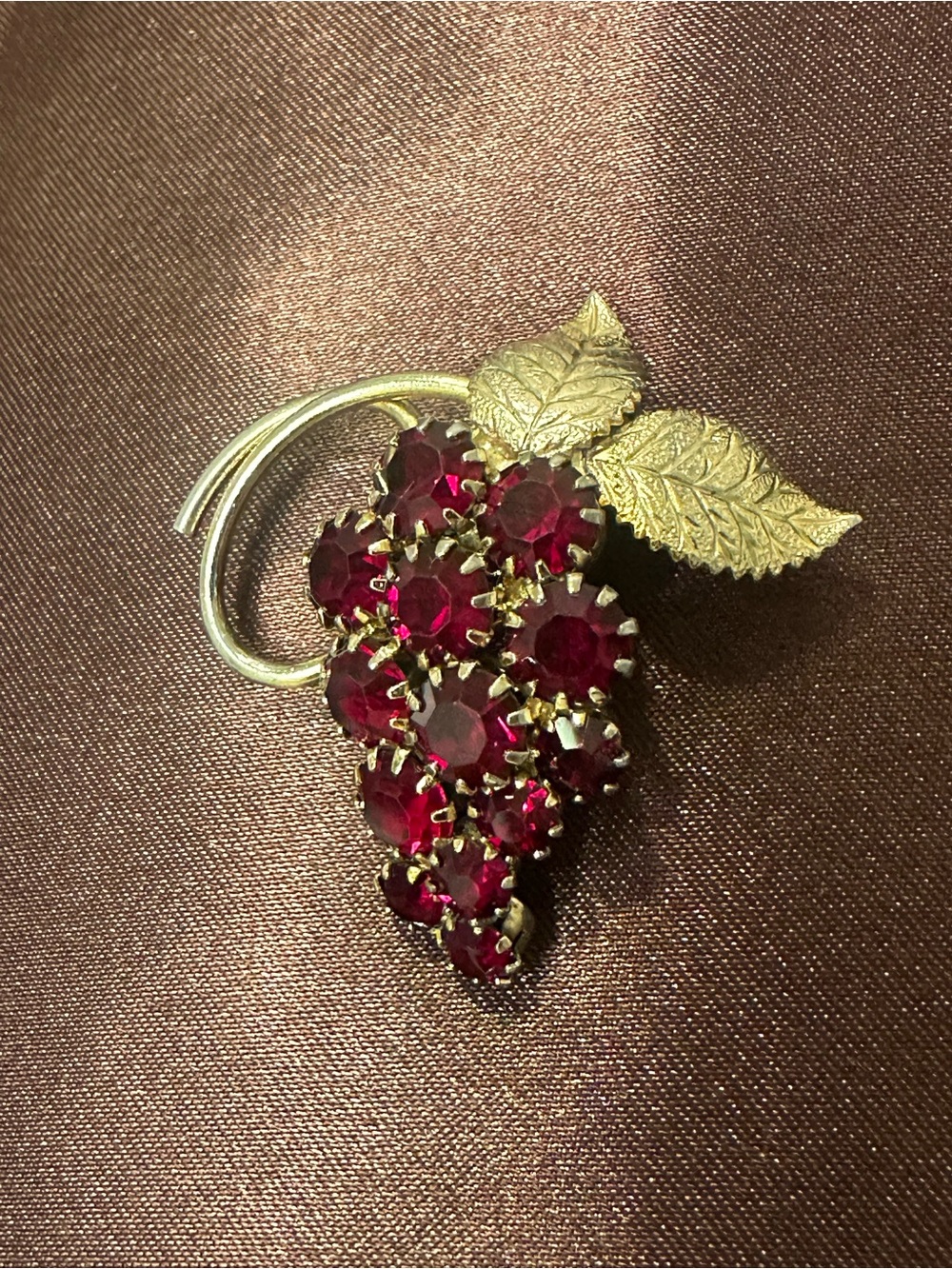 Vintage Gold-Tone Red Crystal Grape Cluster Brooch